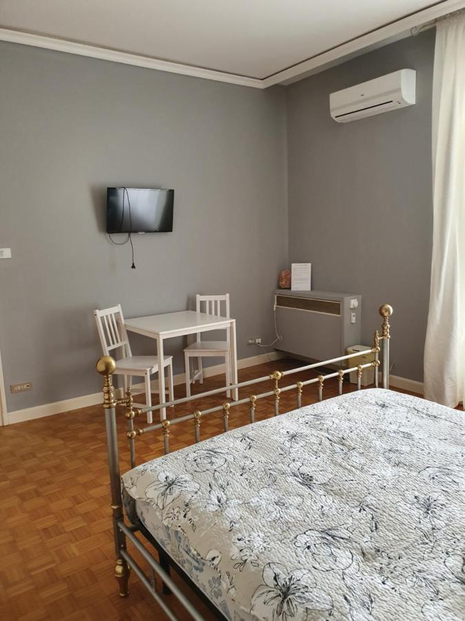 Bed & Breakfast Aurelia โบโลญญา ภายนอก รูปภาพ