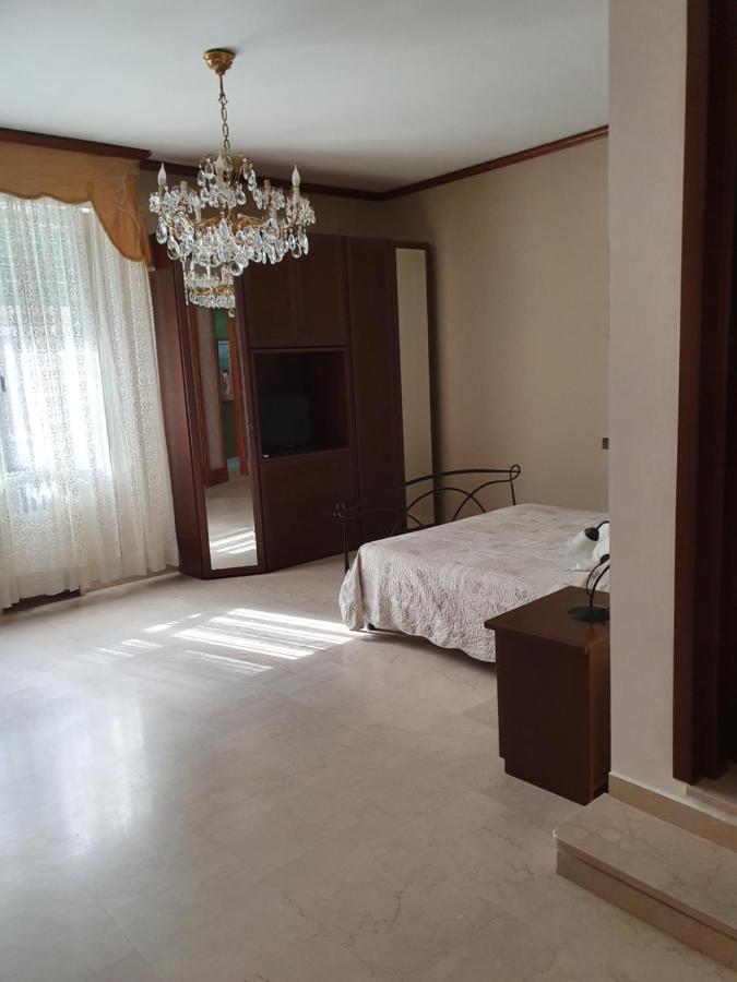 Bed & Breakfast Aurelia โบโลญญา ภายนอก รูปภาพ
